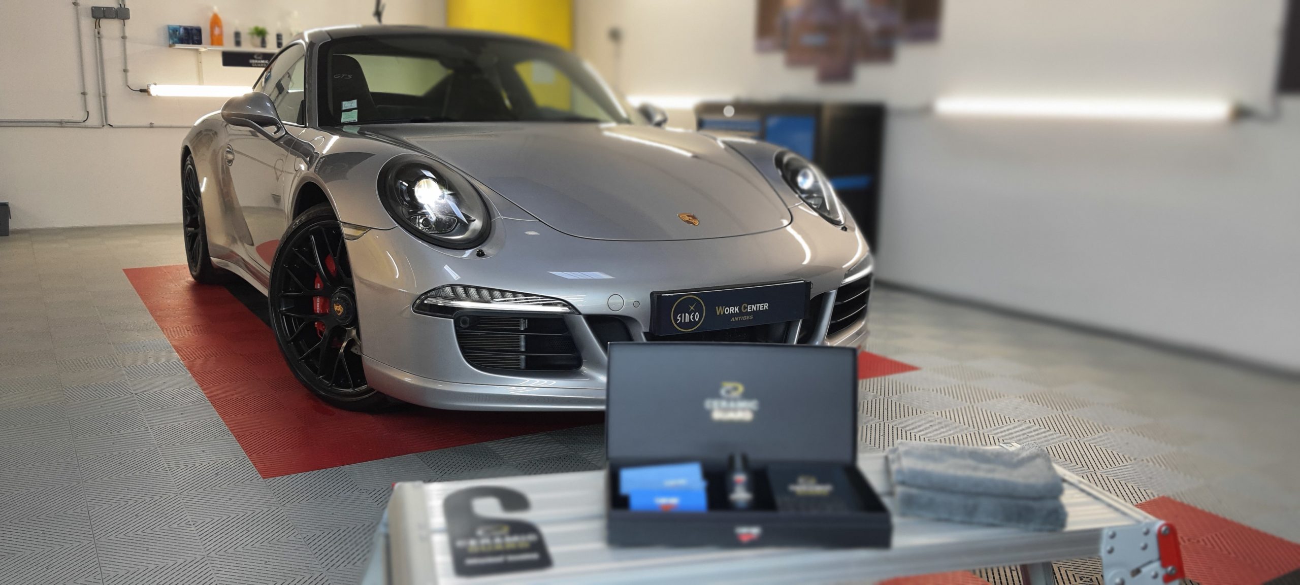 Application du Traitement carrosserie Céramic-Guard Cartec garantie 3 ans sur Porsche 911 GTS Carrera 4 type 991